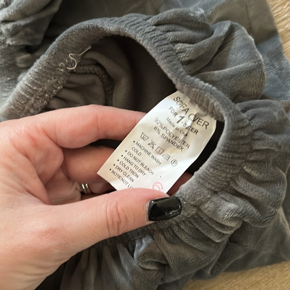 NWT set of 3 velvet 24x24 in stretchy sofa cushion covers - Picture 4 of 4